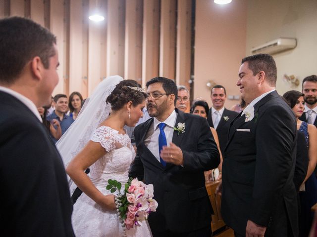 O casamento de Adriano e Camila em Vitória, Espírito Santo 27