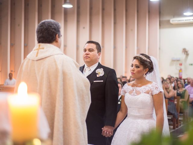 O casamento de Adriano e Camila em Vitória, Espírito Santo 31