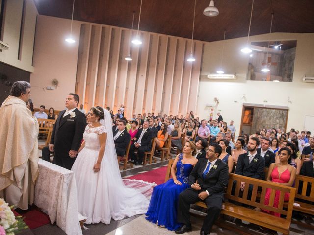 O casamento de Adriano e Camila em Vitória, Espírito Santo 33