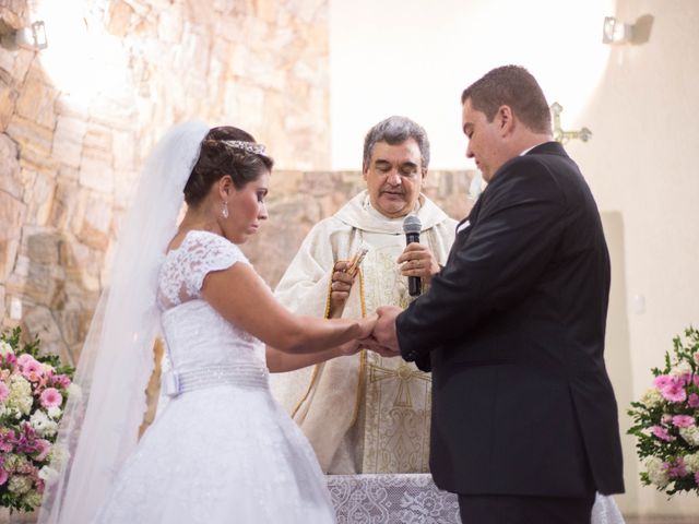 O casamento de Adriano e Camila em Vitória, Espírito Santo 39