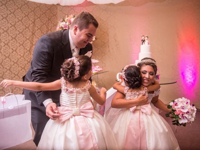 O casamento de Adriano e Camila em Vitória, Espírito Santo 80