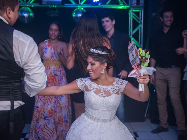 O casamento de Adriano e Camila em Vitória, Espírito Santo 101