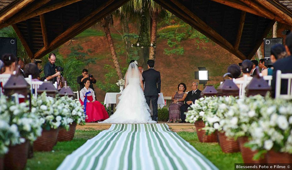 O casamento de Mario e Min em Joaquim Egídio, São Paulo Estado