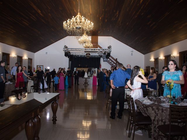 O casamento de Luciano e Carina em Fazenda Rio Grande, Paraná 38