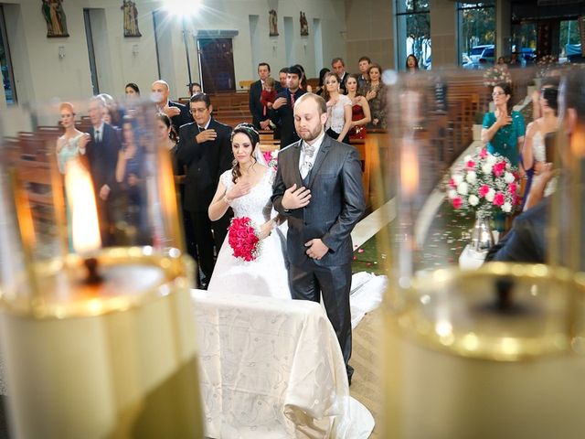 O casamento de Jhonatan e Luciane em Cascavel, Paraná 10