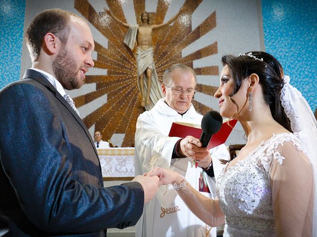 O casamento de Jhonatan e Luciane em Cascavel, Paraná 17