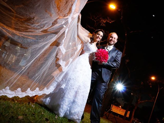 O casamento de Jhonatan e Luciane em Cascavel, Paraná 26