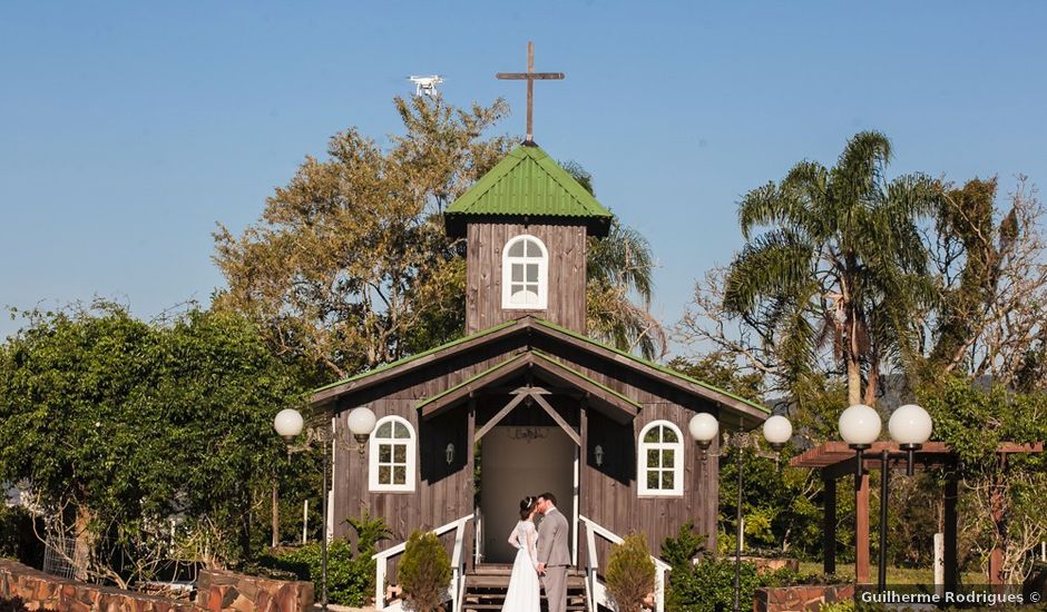 O casamento de Alessandro e Debora em Balneário Camboriú, Santa Catarina