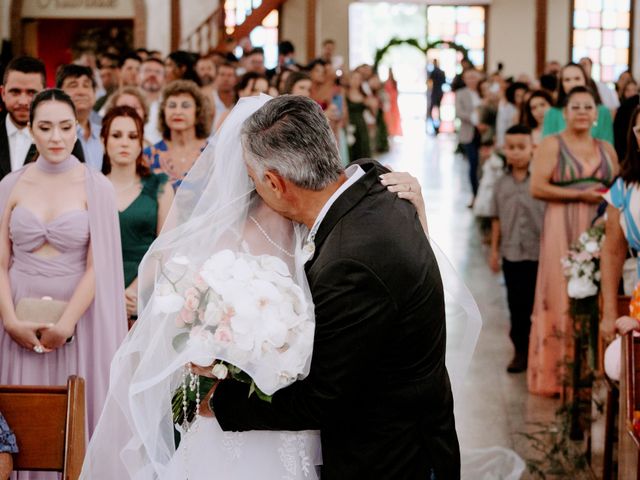 O casamento de Kae e Laura em Poconé, Mato Grosso 58