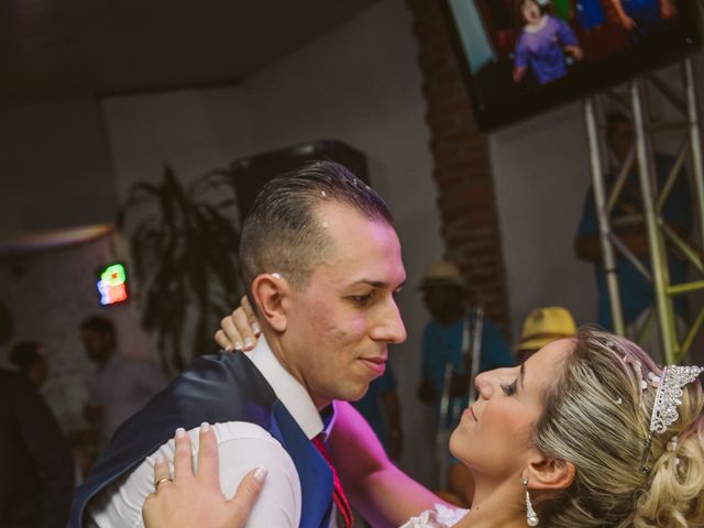 O casamento de Roberto e Joyce em Louveira, São Paulo Estado 37