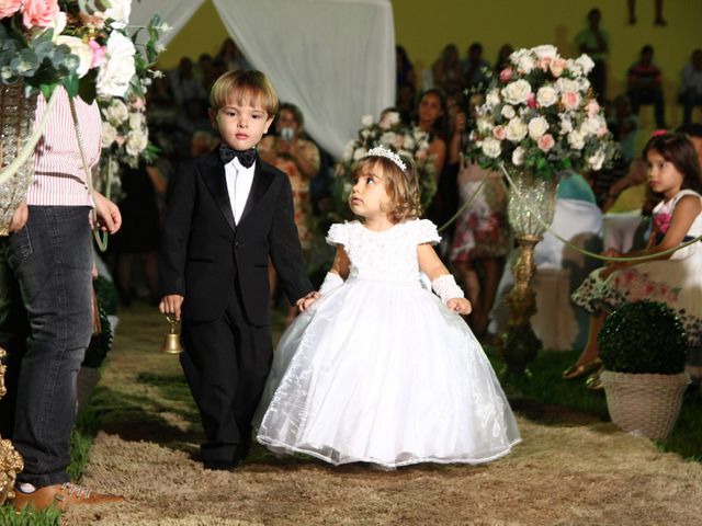 O casamento de Simonides e Beatriz  em Aloândia, Goiás 23