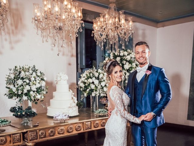 O casamento de Christiane  e Marlon em Belo Horizonte, Minas Gerais 4