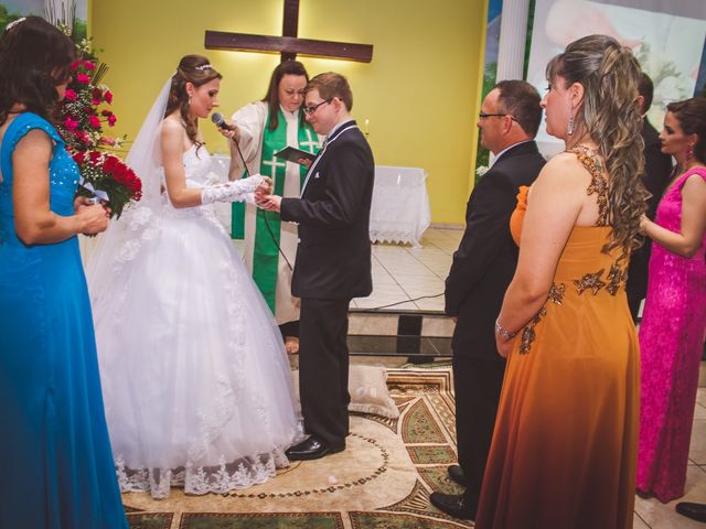 O casamento de Leonardo e Alessandra em Céu Azul, Paraná 22