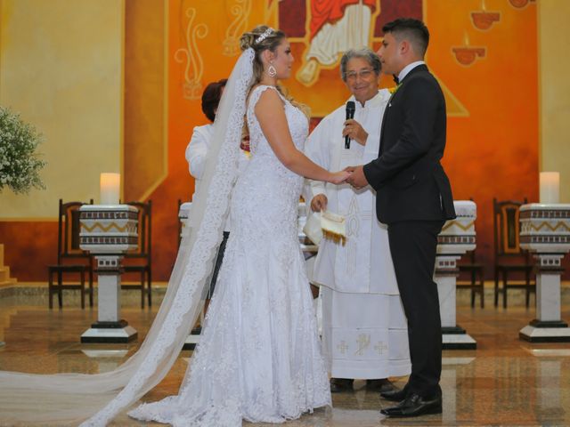 O casamento de Emelly e Sandro em Joinville, Santa Catarina 24