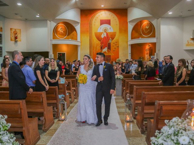 O casamento de Emelly e Sandro em Joinville, Santa Catarina 32