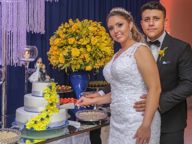 O casamento de Emelly e Sandro em Joinville, Santa Catarina 1