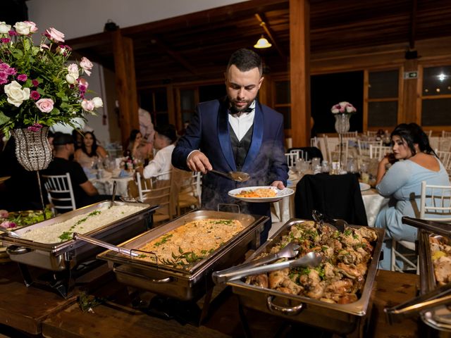 O casamento de Lucas e Vitoria em São José dos Pinhais, Paraná 27