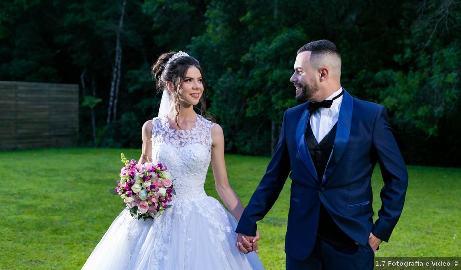 O casamento de Lucas e Vitoria em São José dos Pinhais, Paraná