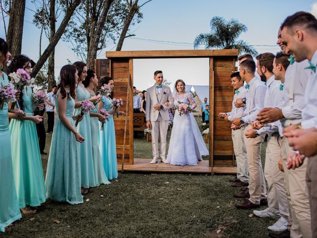 O casamento de Lucas e Pamela em Joinville, Santa Catarina 135