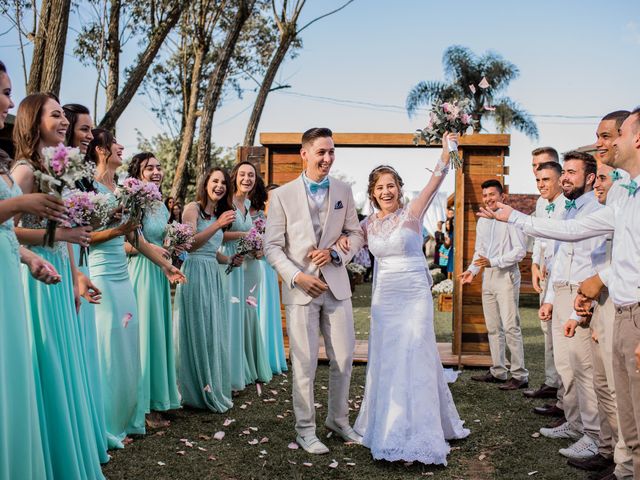 O casamento de Lucas e Pamela em Joinville, Santa Catarina 1