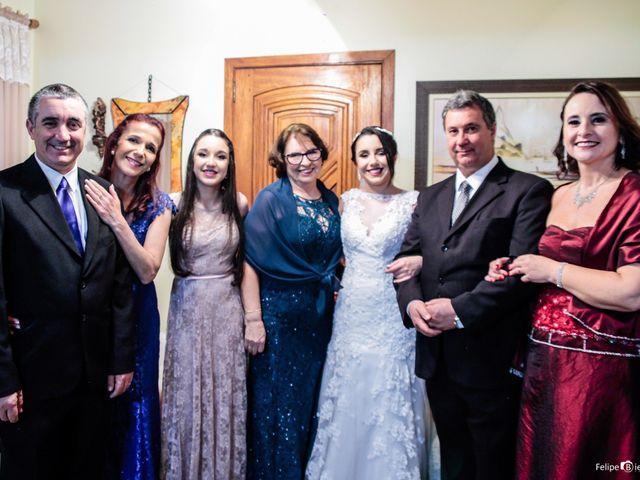 O casamento de Marie Fernandes e Leonardo  em Porto Alegre, Rio Grande do Sul 14