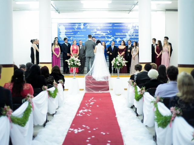 O casamento de Marie Fernandes e Leonardo  em Porto Alegre, Rio Grande do Sul 26