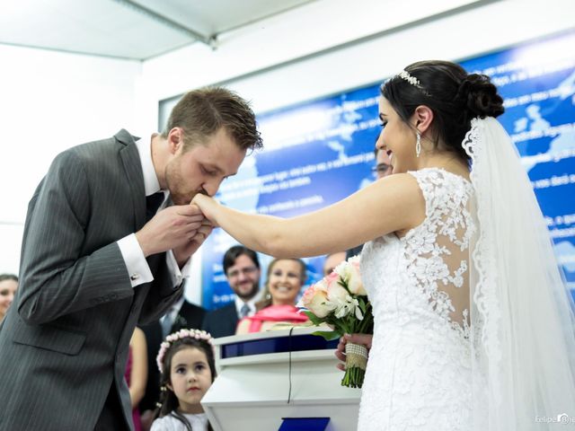 O casamento de Marie Fernandes e Leonardo  em Porto Alegre, Rio Grande do Sul 30