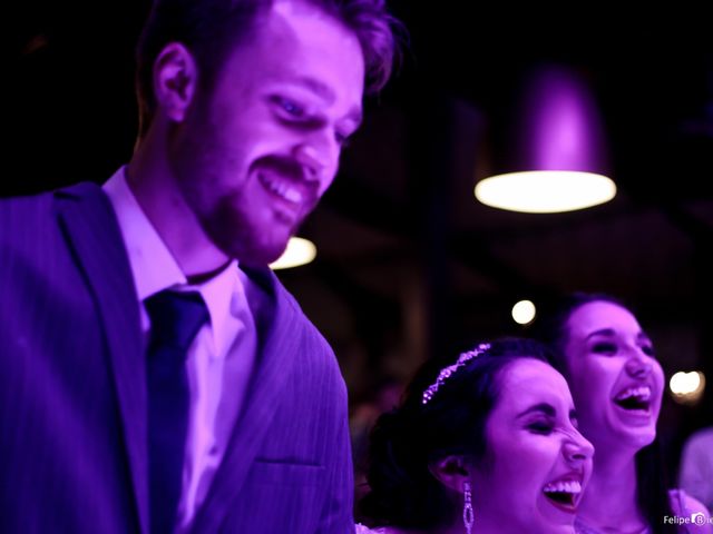 O casamento de Marie Fernandes e Leonardo  em Porto Alegre, Rio Grande do Sul 49