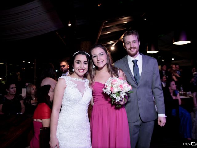 O casamento de Marie Fernandes e Leonardo  em Porto Alegre, Rio Grande do Sul 56