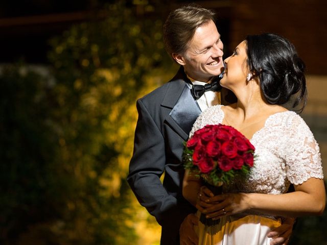 O casamento de Marcelo e Karine em Porto Alegre, Rio Grande do Sul 8