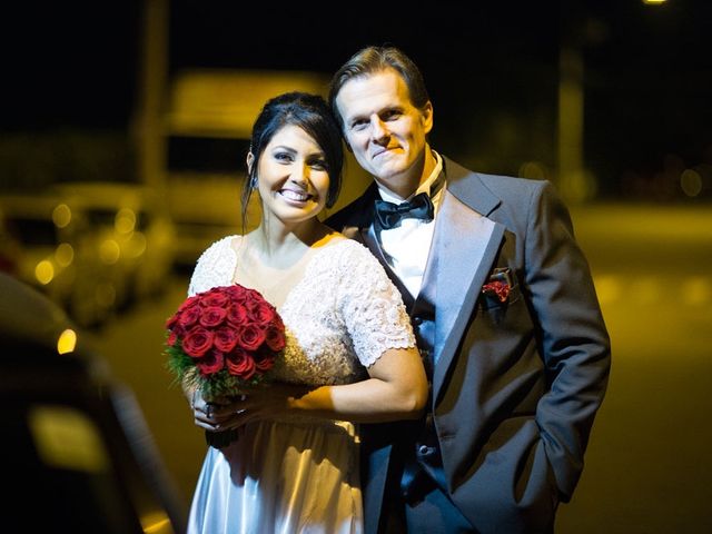 O casamento de Marcelo e Karine em Porto Alegre, Rio Grande do Sul 13