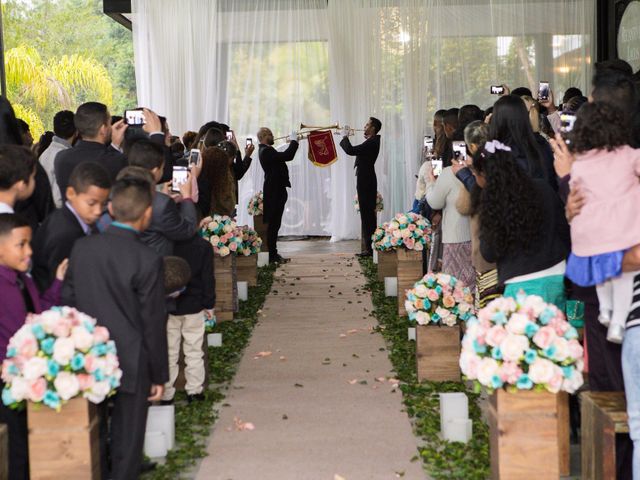 O casamento de Adilson e Marina em Suzano, São Paulo 39