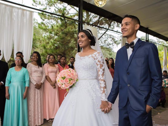 O casamento de Adilson e Marina em Suzano, São Paulo 48