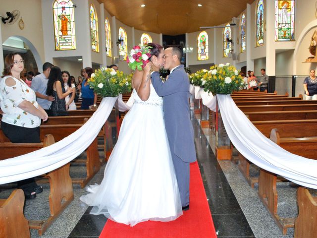 O casamento de Rômulo e Stefanni em Carapicuíba, São Paulo Estado 13