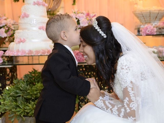 O casamento de Jefferson e Ester em Belo Horizonte, Minas Gerais 10