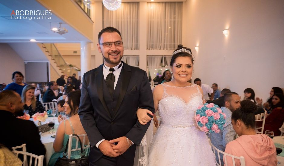 O casamento de Venício e Cintia em Carapicuíba, São Paulo Estado