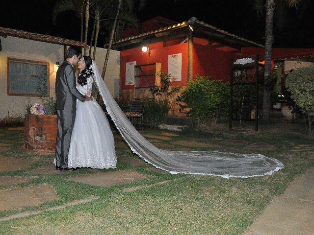 O casamento de Yuri Vieira Silva e Nayara Moraes Bueno Vieira em Aparecida de Goiânia, Goiás 17