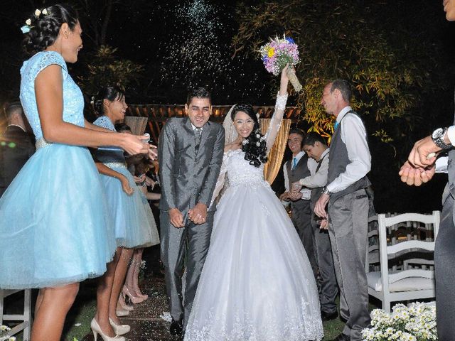 O casamento de Yuri Vieira Silva e Nayara Moraes Bueno Vieira em Aparecida de Goiânia, Goiás 21
