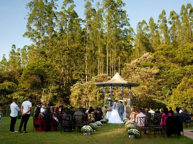 O casamento de Aluysio e Mariele em Santa Luzia, Minas Gerais 25