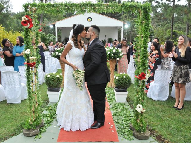 O casamento de Cleber e Naara em Franco da Rocha, São Paulo Estado 32