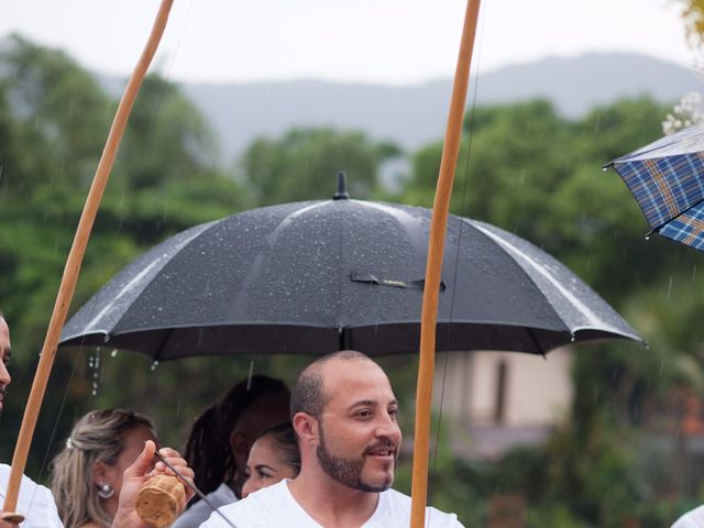 O casamento de Rodrigo e Daly em Maresias, São Paulo Estado 95