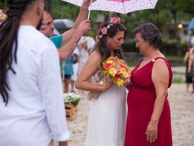 O casamento de Rodrigo e Daly em Maresias, São Paulo Estado 122