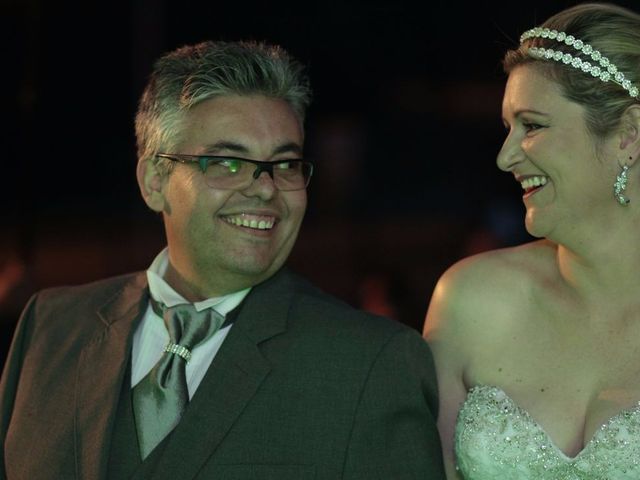 O casamento de Fernando e Caroline em Canoas, Rio Grande do Sul 43
