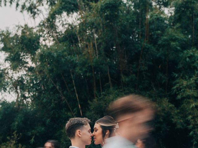 O casamento de Diogo e Nati em Porto Alegre, Rio Grande do Sul 31