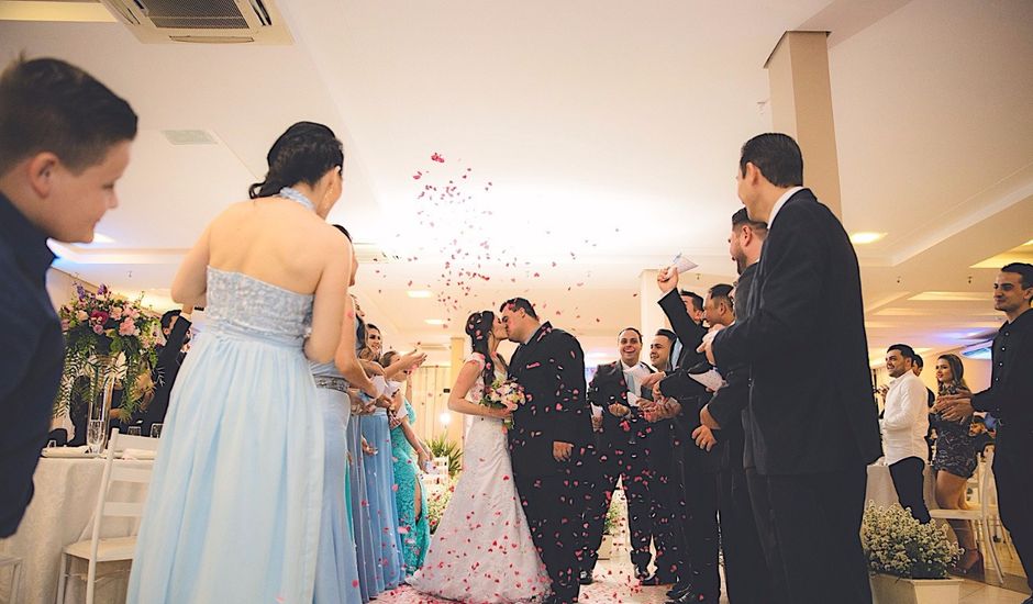 O casamento de Gabriel e Jéssica  em Itapema, Santa Catarina