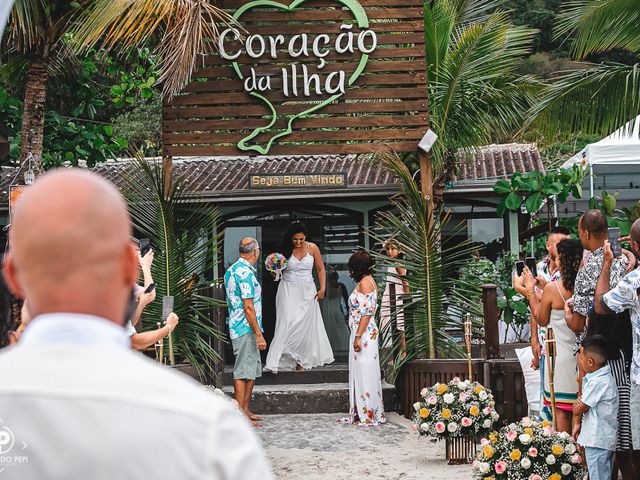 O casamento de Val e Letícia em Ilha do Mel, Paraná 17