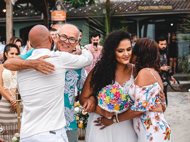 O casamento de Val e Letícia em Ilha do Mel, Paraná 19