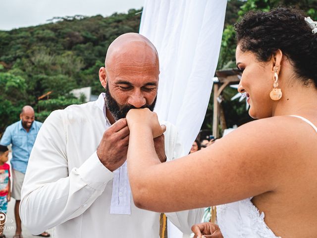 O casamento de Val e Letícia em Ilha do Mel, Paraná 26