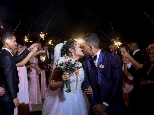 O casamento de Alexsandro e Ádila em Timóteo, Minas Gerais 72