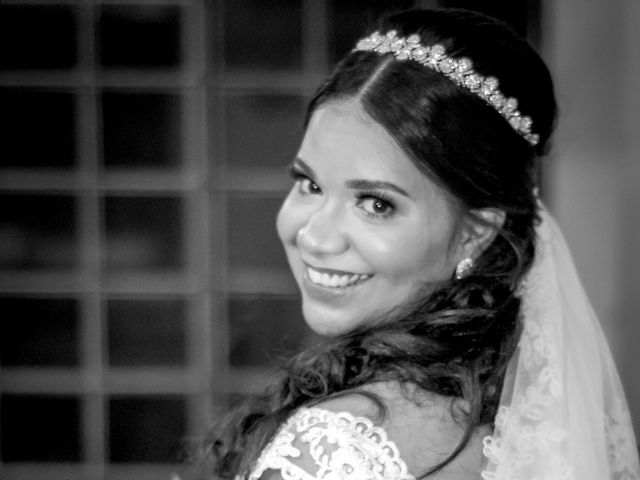 O casamento de Carlos Vinicios e Elaine em Águas Lindas de Goiás, Goiás 20